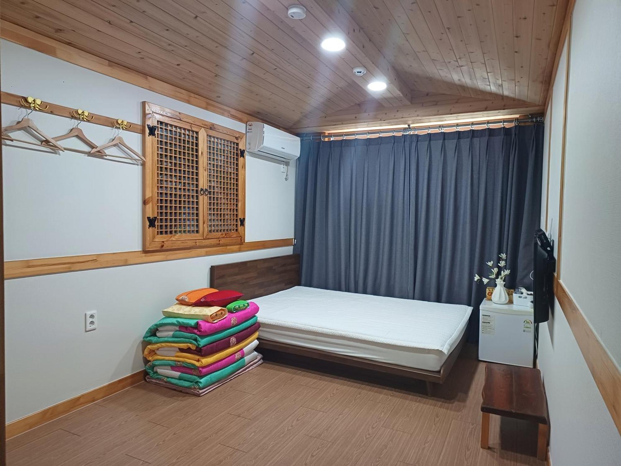 The Jeongga Vandrehjem Jeonju Eksteriør billede